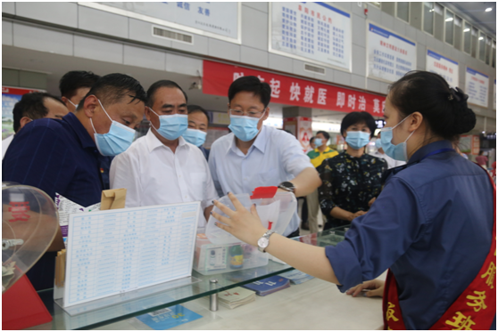 市長(cháng)孫正東到阜陽(yáng)長(cháng)途汽車(chē)中心站檢查督導創(chuàng  )建全國文明城市工作